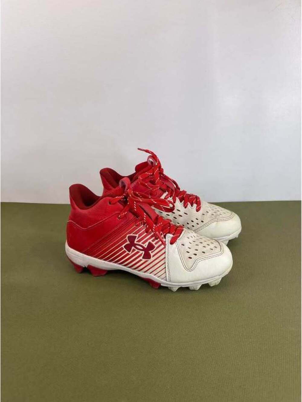 Under Armour Baseball Cleats Size 2Y